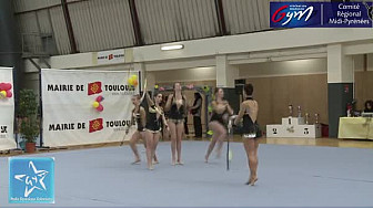 Gymnastique GR Troph&eacute;e F&eacute;d&eacute;ral A toutes cat&eacute;gories : l'ensemble de l'Etoile Gymnique de Colomiers durant la comp&eacute;titon r&eacute;gionale &agrave; Toulouse