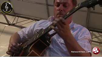 Jazz Manouche à Arradon : Le 'Raymond Swing Band' au micro de Michel Lecomte