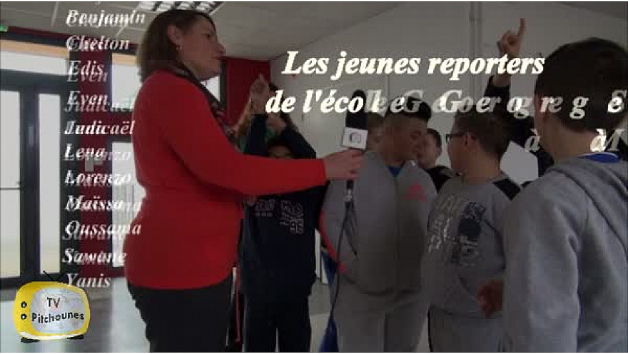 Les jeunes reporters de l'école George Sand de #Montauban reçoivent @Valerie_Rabault Députée de Tarn-et-Garonne @educationfrane @RC_Education